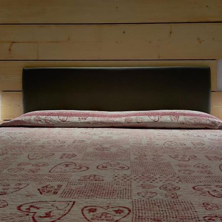 Hotel Nes Crepes Pozza di Fassa Exterior photo