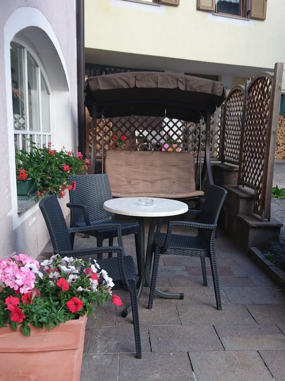 Hotel Nes Crepes Pozza di Fassa Exterior photo