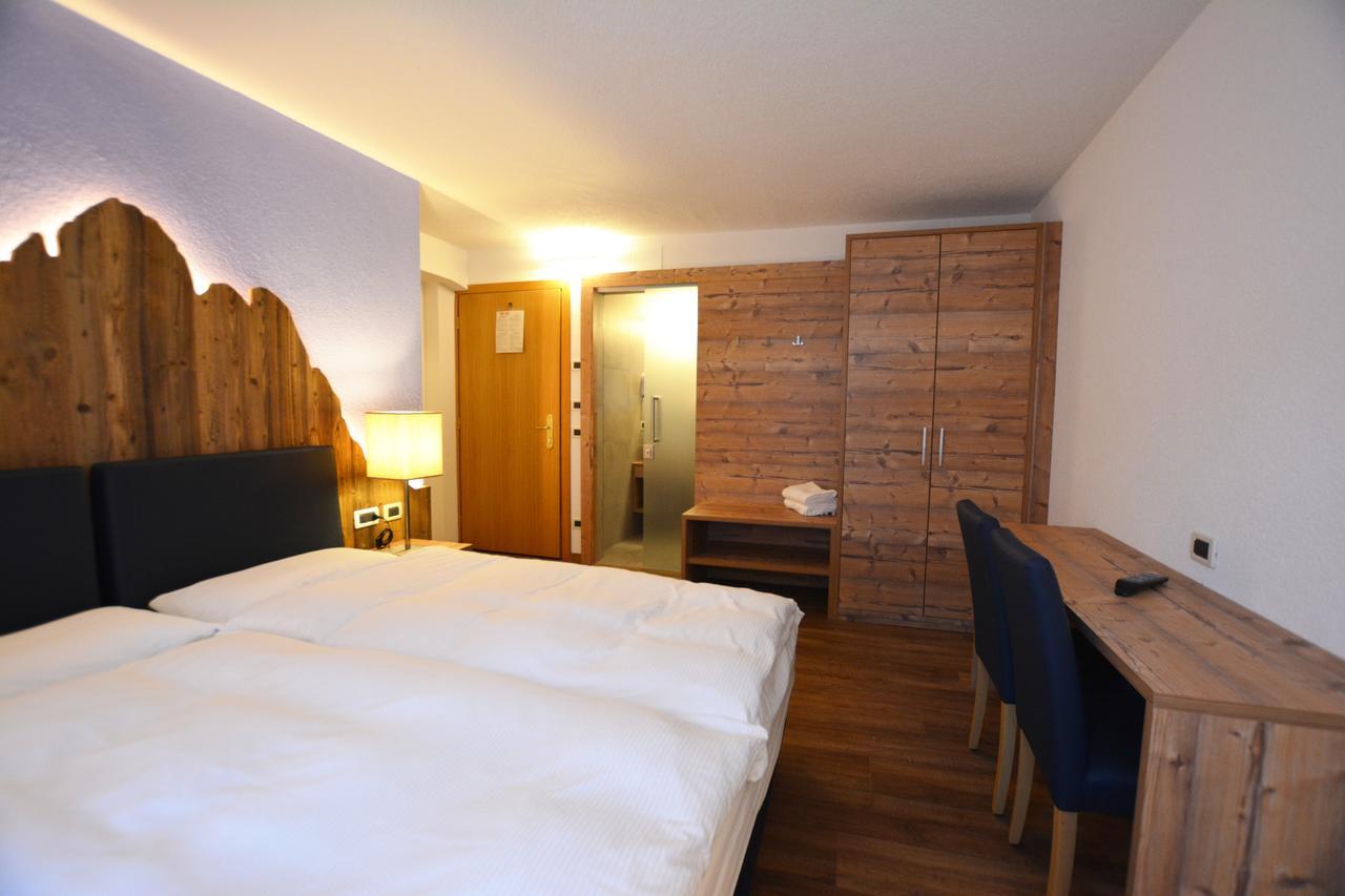 Hotel Nes Crepes Pozza di Fassa Exterior photo