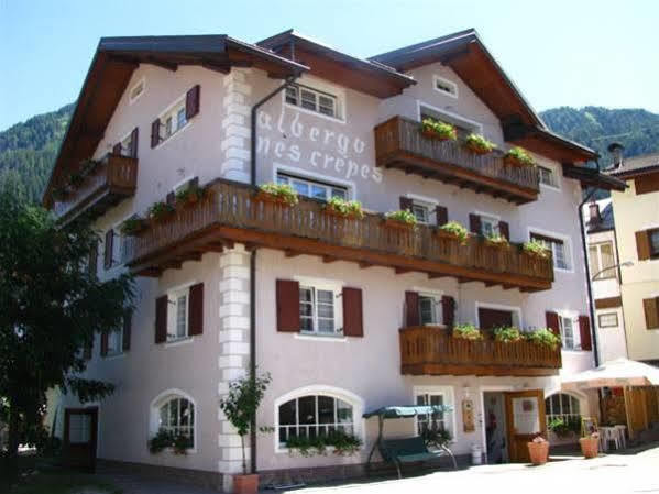 Hotel Nes Crepes Pozza di Fassa Exterior photo